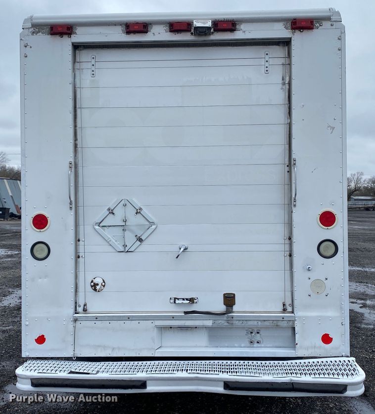 image for item KB9585 2006 Freightliner MT45  delivery truck