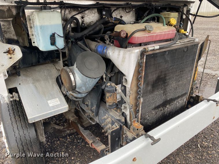 image for item KB9585 2006 Freightliner MT45  delivery truck