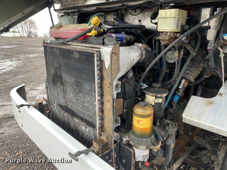 image for item KB9585 2006 Freightliner MT45  delivery truck