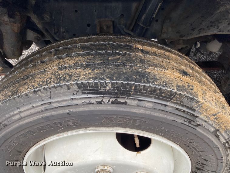 image for item KB9585 2006 Freightliner MT45  delivery truck