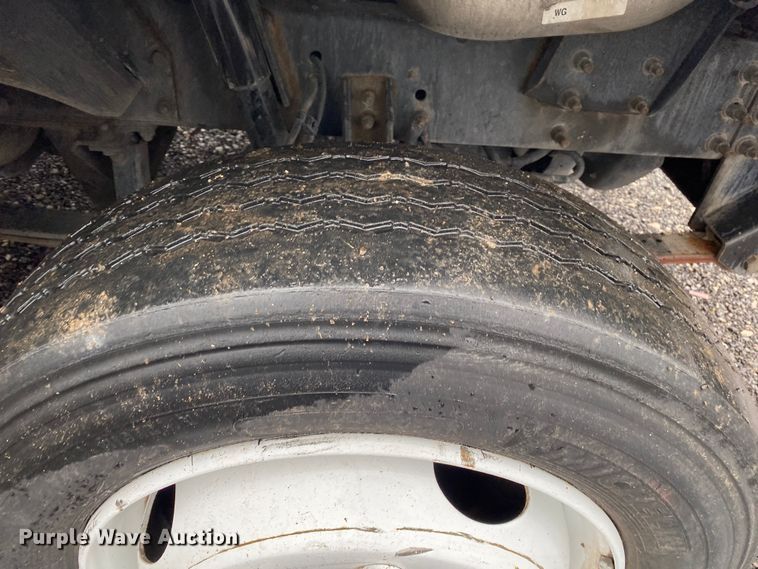 image for item KB9585 2006 Freightliner MT45  delivery truck