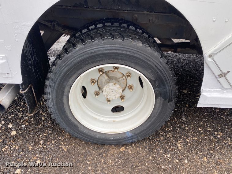 image for item KB9585 2006 Freightliner MT45  delivery truck