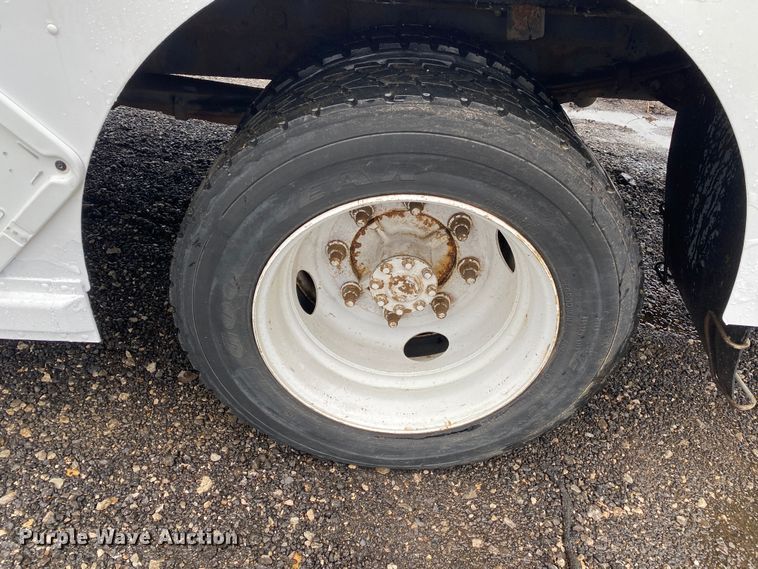 image for item KB9585 2006 Freightliner MT45  delivery truck