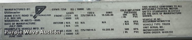 image for item KB9585 2006 Freightliner MT45  delivery truck