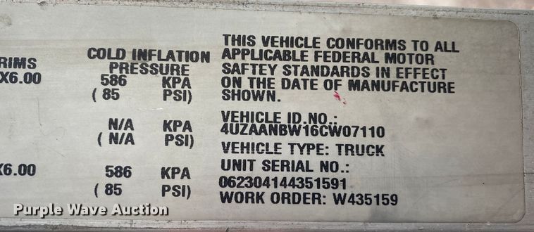 image for item KB9585 2006 Freightliner MT45  delivery truck