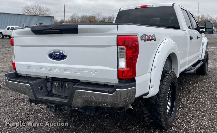 image for item KB9586 2019 Ford F250 Super Duty XL  Crew Cab pickup truck