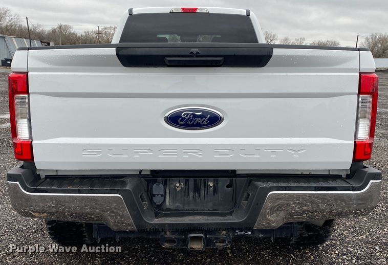 image for item KB9586 2019 Ford F250 Super Duty XL  Crew Cab pickup truck