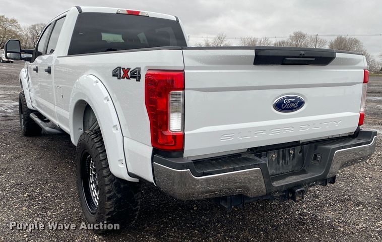 image for item KB9586 2019 Ford F250 Super Duty XL  Crew Cab pickup truck