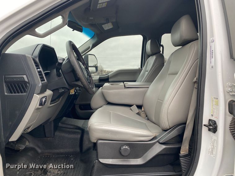 image for item KB9586 2019 Ford F250 Super Duty XL  Crew Cab pickup truck