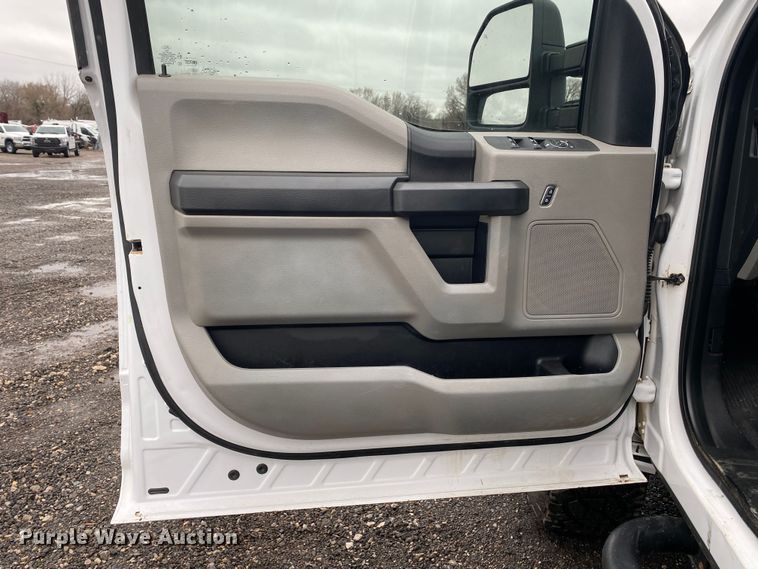 image for item KB9586 2019 Ford F250 Super Duty XL  Crew Cab pickup truck