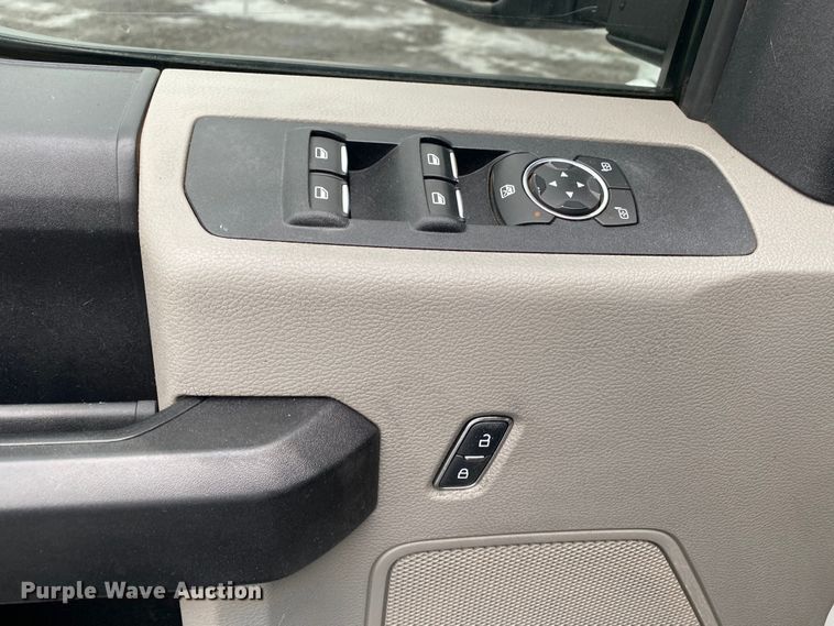 image for item KB9586 2019 Ford F250 Super Duty XL  Crew Cab pickup truck