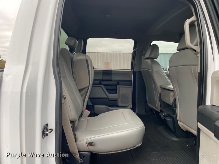 image for item KB9586 2019 Ford F250 Super Duty XL  Crew Cab pickup truck