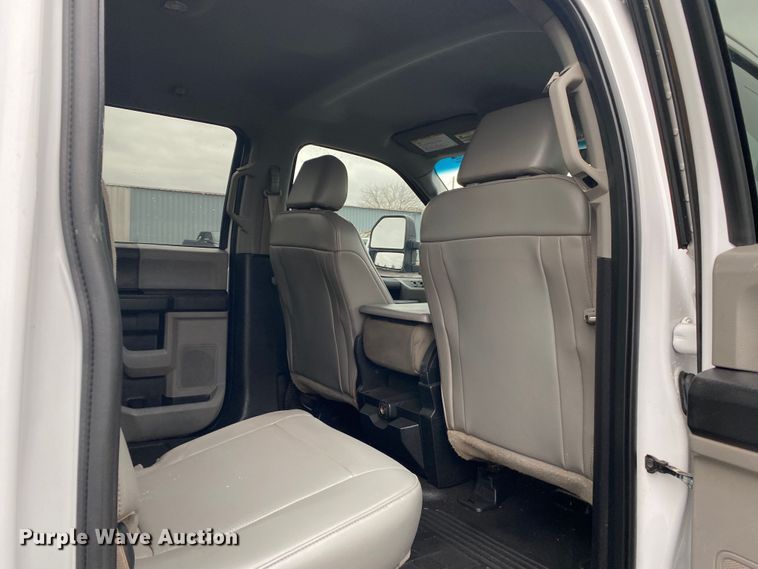 image for item KB9586 2019 Ford F250 Super Duty XL  Crew Cab pickup truck