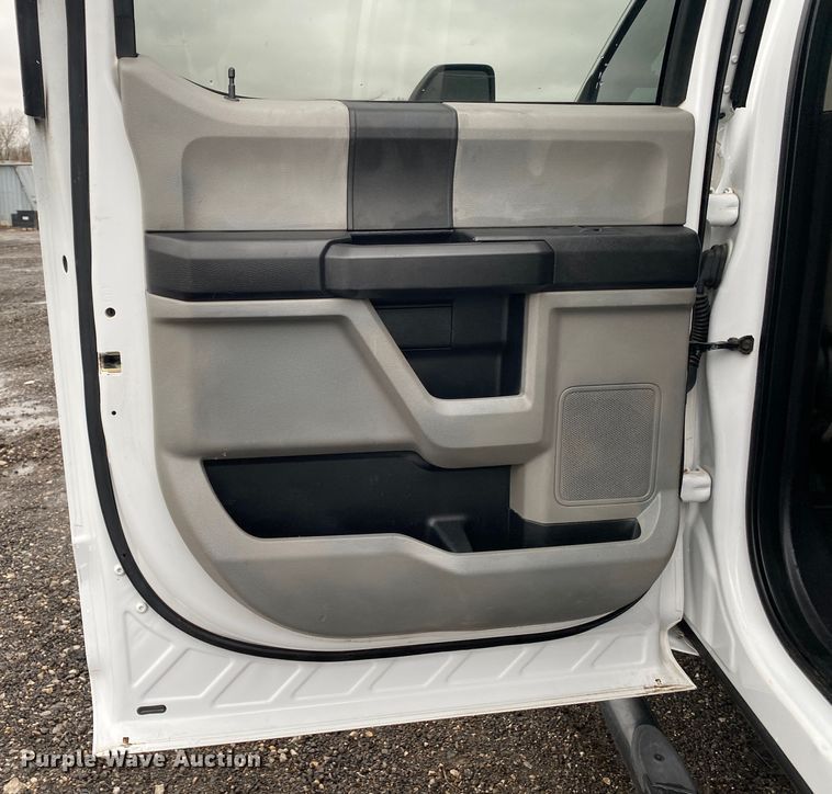 image for item KB9586 2019 Ford F250 Super Duty XL  Crew Cab pickup truck