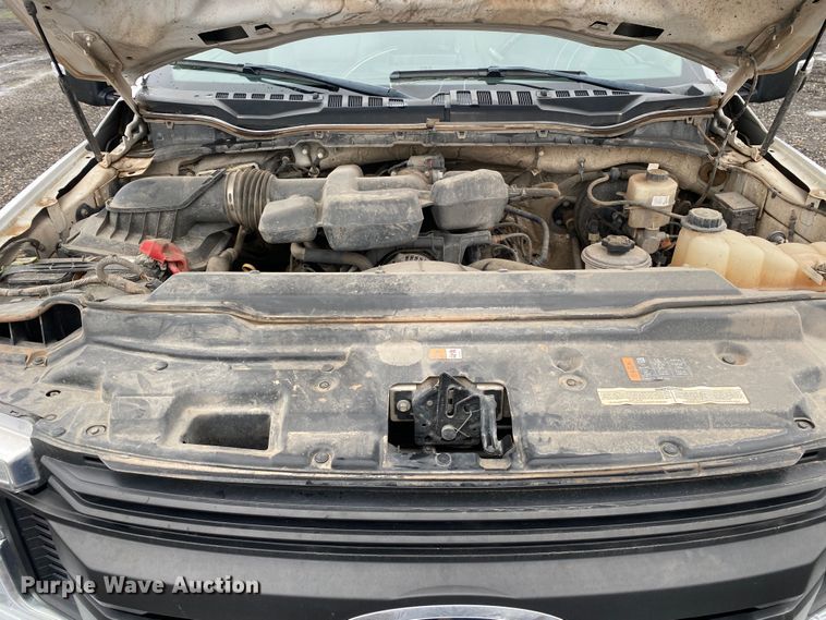 image for item KB9586 2019 Ford F250 Super Duty XL  Crew Cab pickup truck