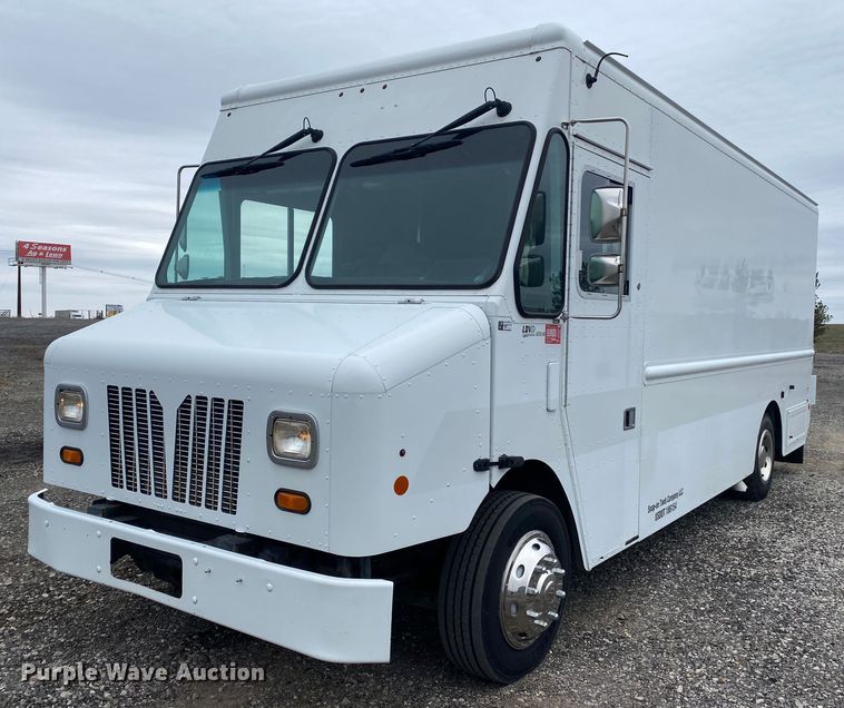 image for item KB9591 2010 Workhorse W62  delivery truck