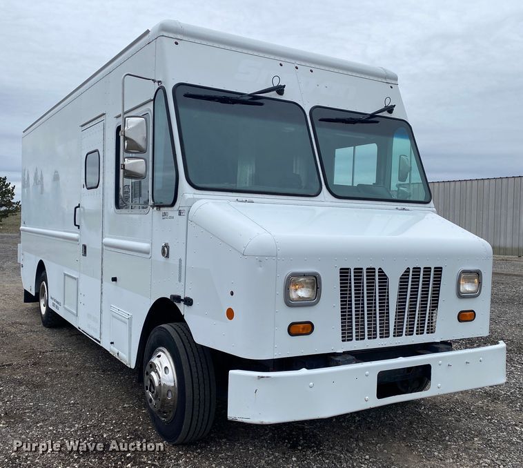 image for item KB9591 2010 Workhorse W62  delivery truck