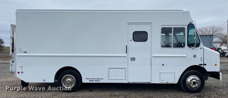 image for item KB9591 2010 Workhorse W62  delivery truck