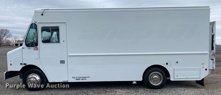 image for item KB9591 2010 Workhorse W62  delivery truck