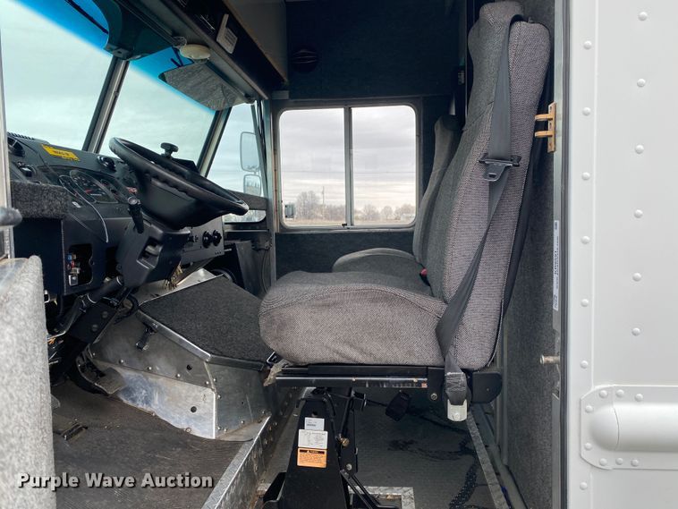 image for item KB9591 2010 Workhorse W62  delivery truck