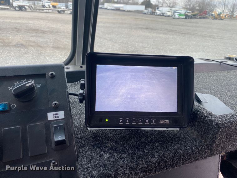 image for item KB9591 2010 Workhorse W62  delivery truck