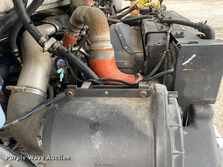 image for item KB9591 2010 Workhorse W62  delivery truck