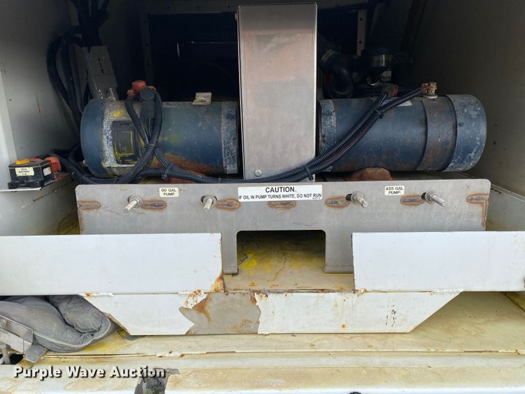 image for item KB9594 2011 Ford E450 Super Duty  utility van