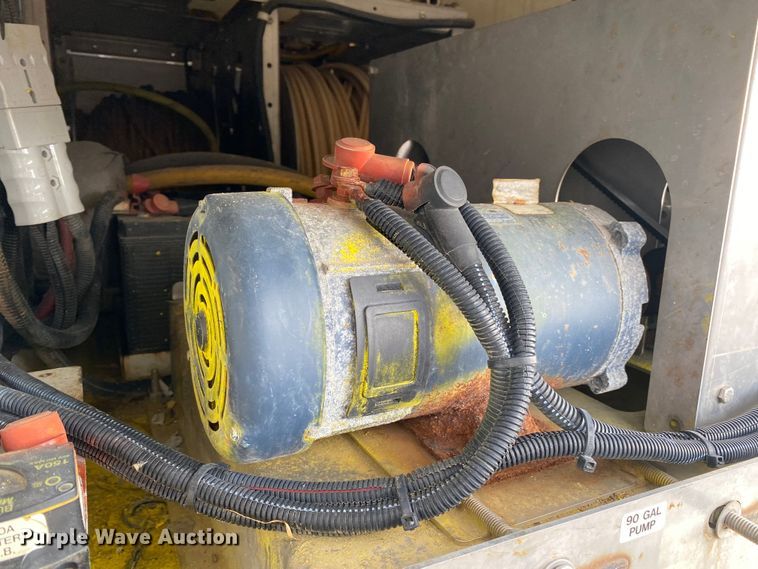 image for item KB9594 2011 Ford E450 Super Duty  utility van