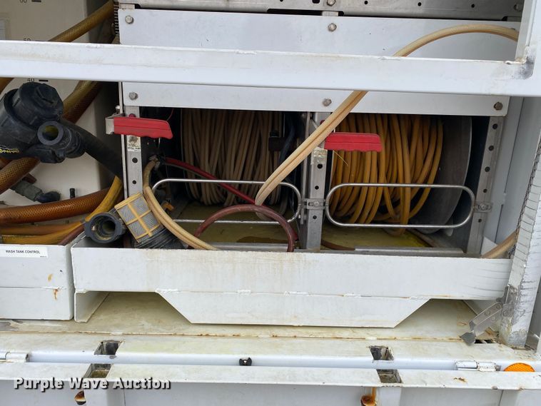 image for item KB9594 2011 Ford E450 Super Duty  utility van