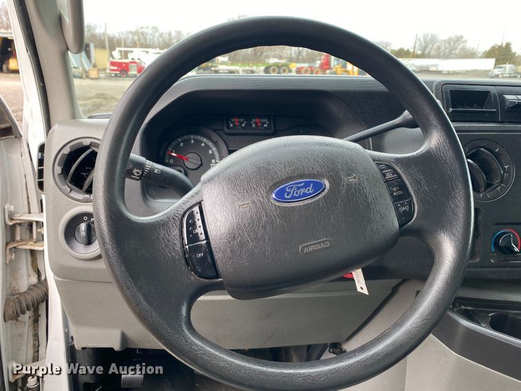 image for item KB9594 2011 Ford E450 Super Duty  utility van