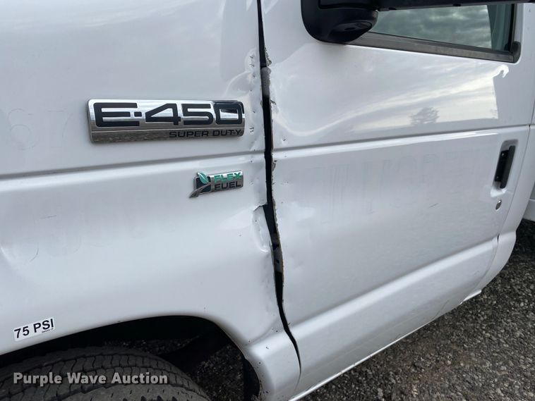 image for item KB9594 2011 Ford E450 Super Duty  utility van