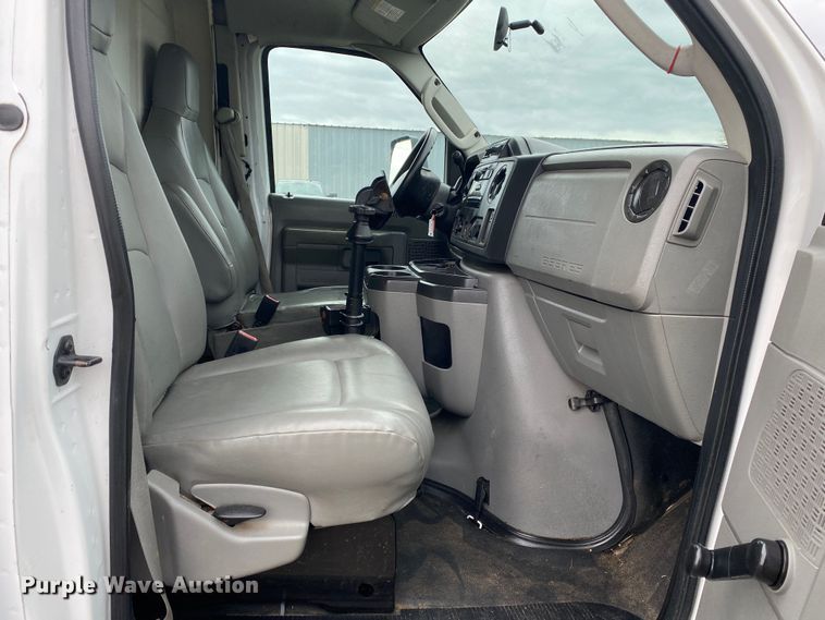 image for item KB9594 2011 Ford E450 Super Duty  utility van