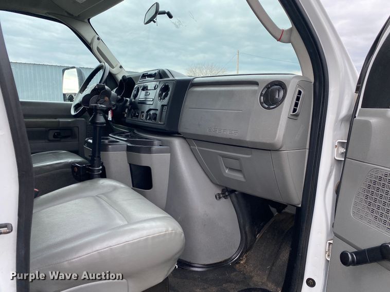 image for item KB9594 2011 Ford E450 Super Duty  utility van