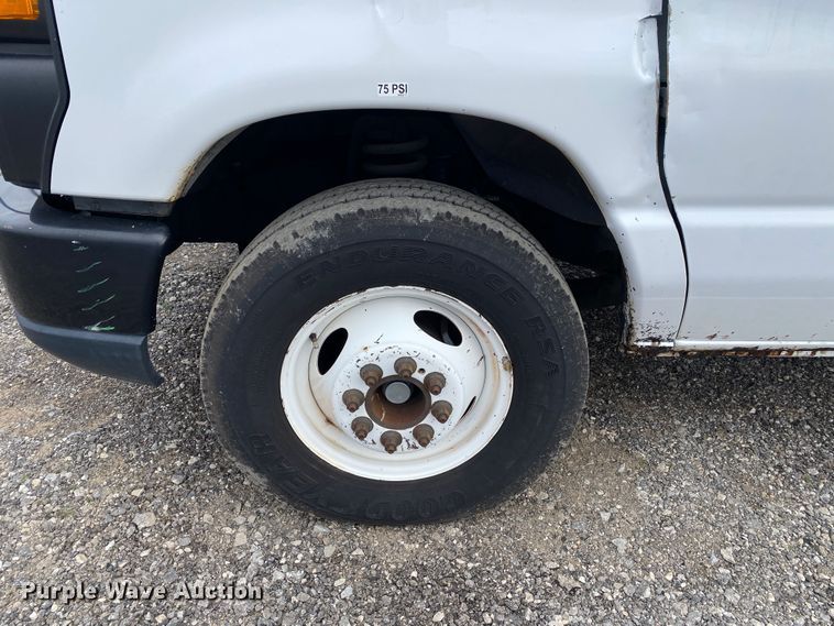 image for item KB9594 2011 Ford E450 Super Duty  utility van