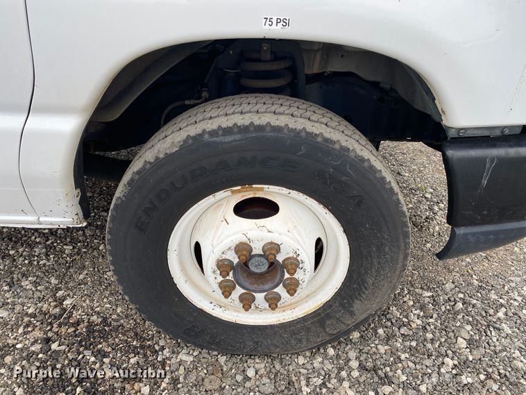 image for item KB9594 2011 Ford E450 Super Duty  utility van