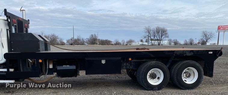 image for item KB9595 1996 Mack RD688S  winch truck