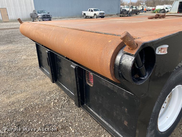 image for item KB9595 1996 Mack RD688S  winch truck