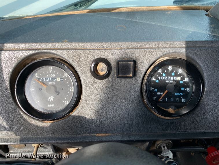 image for item KB9595 1996 Mack RD688S  winch truck