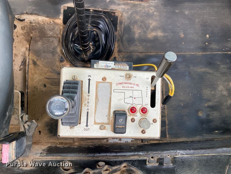 image for item KB9595 1996 Mack RD688S  winch truck