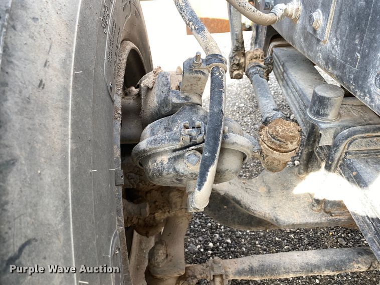 image for item KB9595 1996 Mack RD688S  winch truck