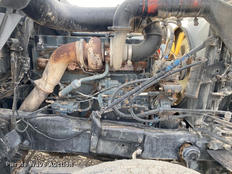 image for item KB9595 1996 Mack RD688S  winch truck