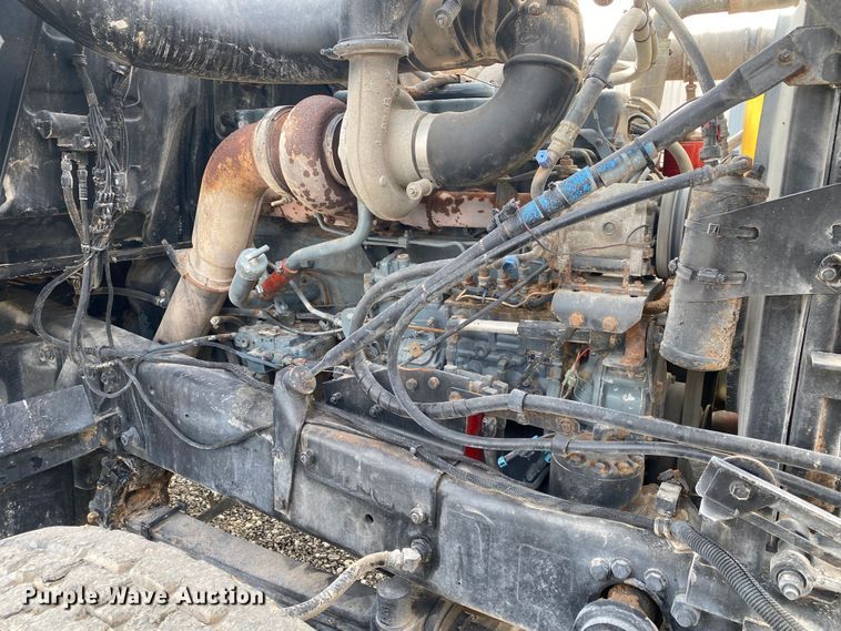 image for item KB9595 1996 Mack RD688S  winch truck