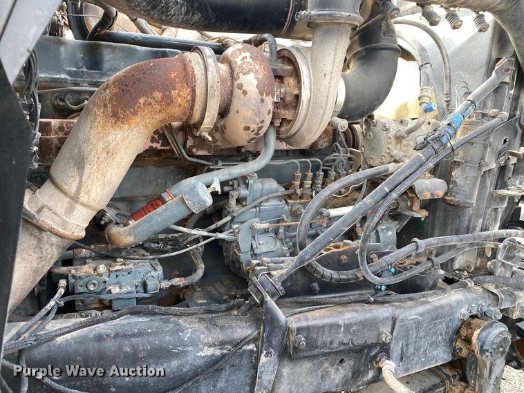 image for item KB9595 1996 Mack RD688S  winch truck