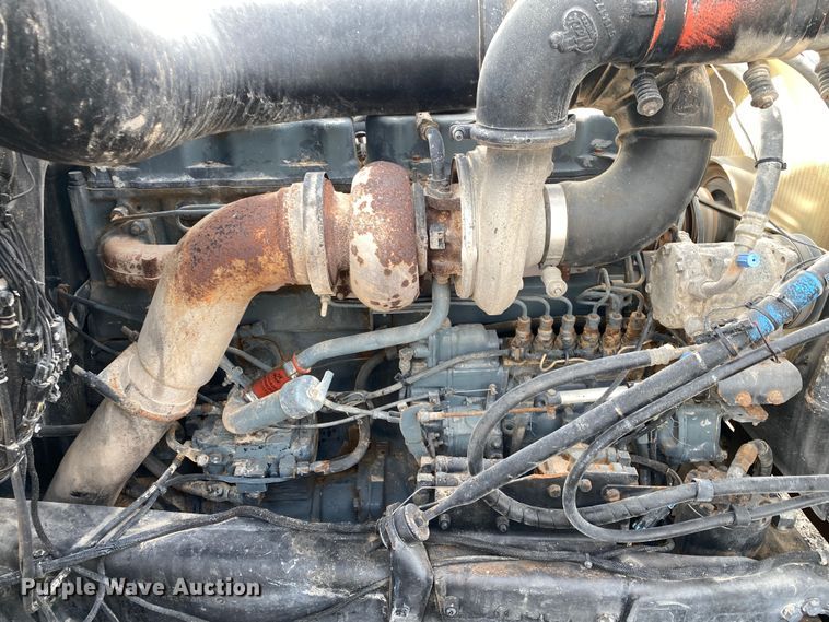 image for item KB9595 1996 Mack RD688S  winch truck