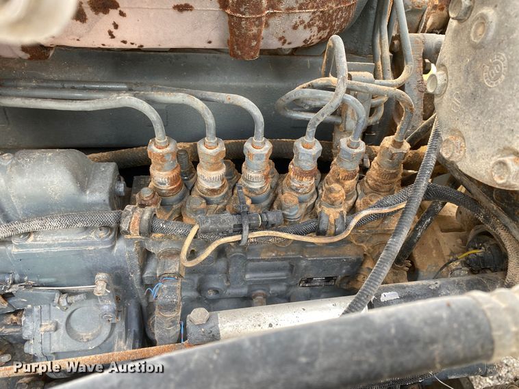 image for item KB9595 1996 Mack RD688S  winch truck