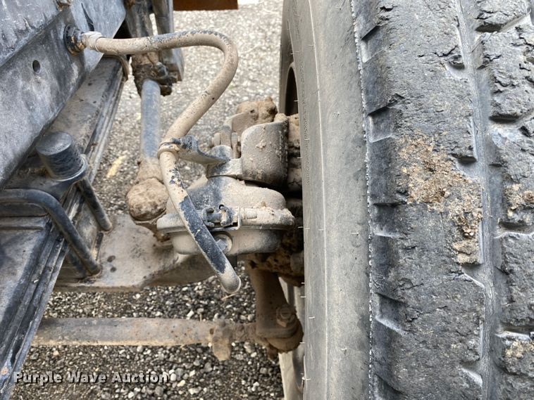 image for item KB9595 1996 Mack RD688S  winch truck