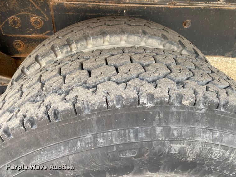 image for item KB9595 1996 Mack RD688S  winch truck