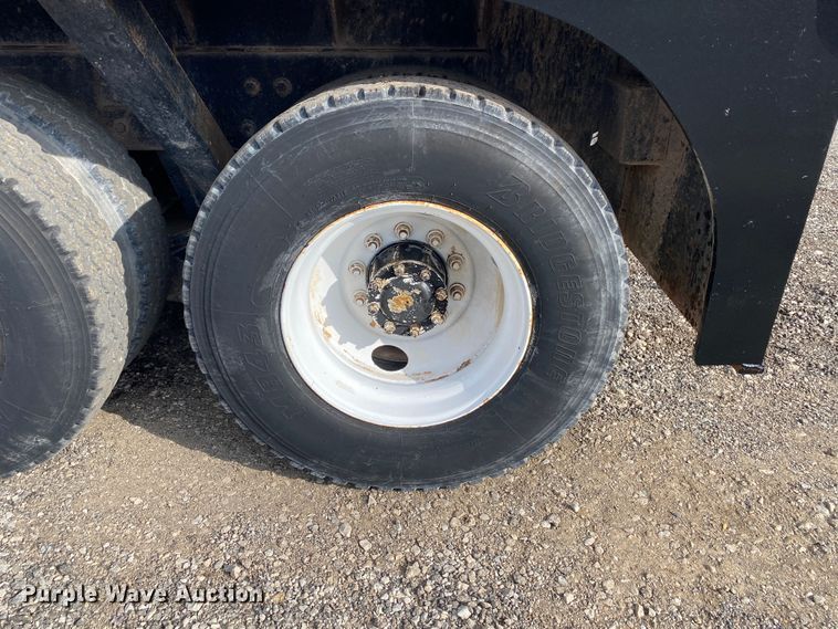 image for item KB9595 1996 Mack RD688S  winch truck