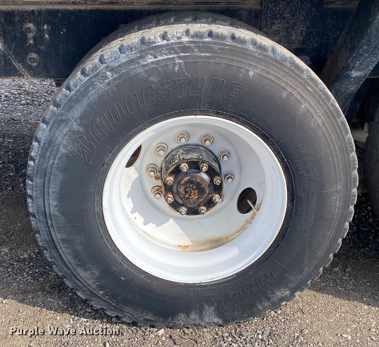 image for item KB9595 1996 Mack RD688S  winch truck