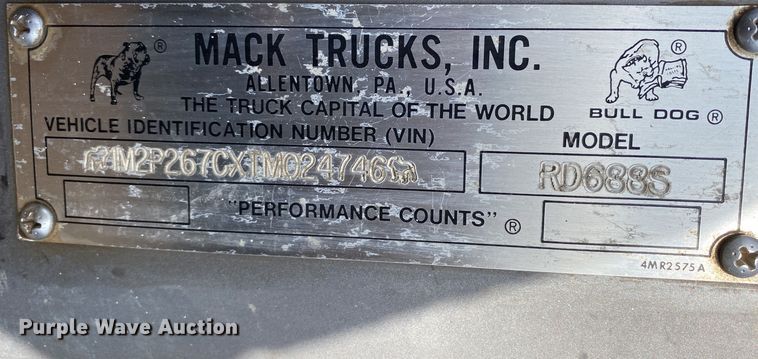 image for item KB9595 1996 Mack RD688S  winch truck